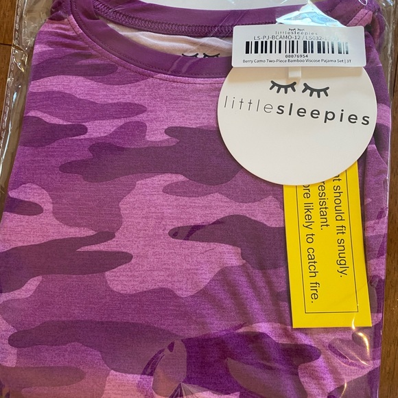 Little sleepies 3T purple camo pj set - Picture 2 of 2